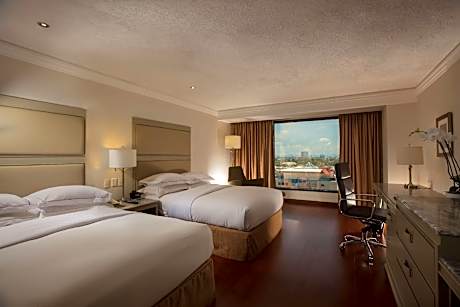 SUPERIOR, CLUB FLOOR
