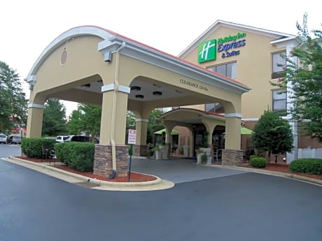 Holiday Inn Express Hotel & Suites Sanford, an IHG Hotel