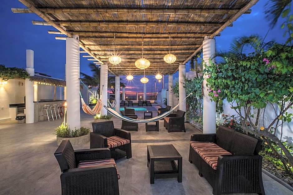 Hotel La Ría Playas