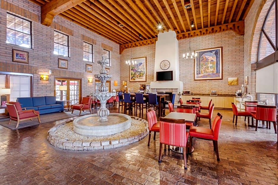 Comfort Suites At Sabino Canyon