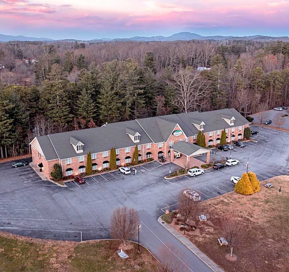 Mountain Inn & Suites Flat Rock
