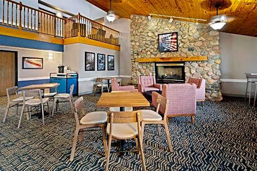 AmericInn by Wyndham Bismarck