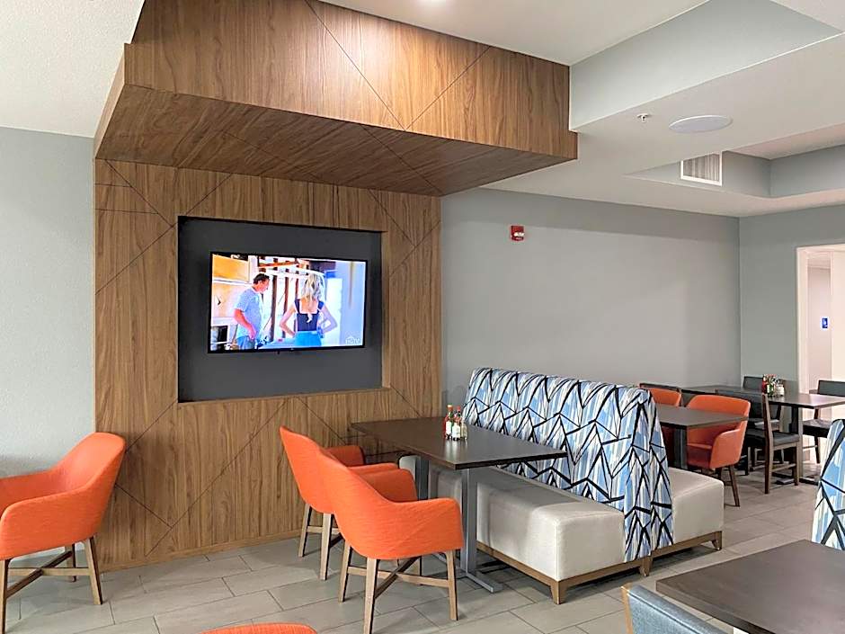 Holiday Inn Express Hotel & Suites Loveland By IHG