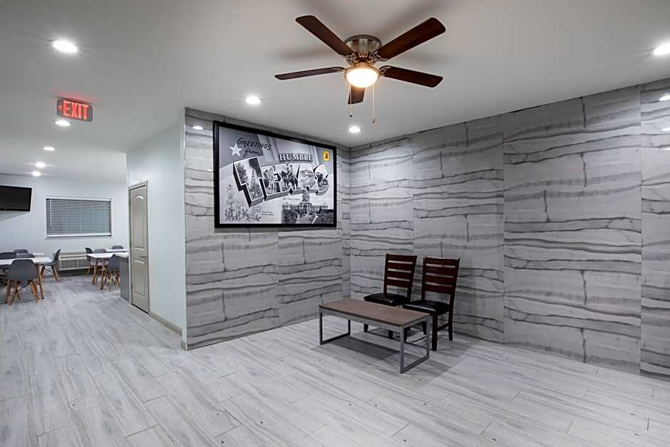 Super 8 by Wyndham Humble/Houston