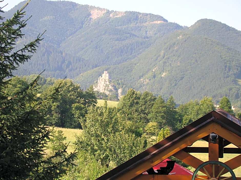 Rekreačná chata pod Jedľovinou, Varín