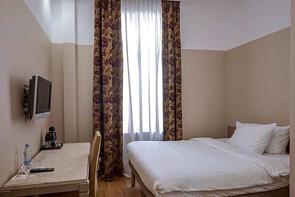 Opera Hotel