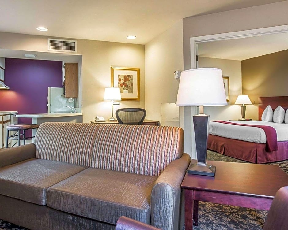 Quality Suites Atlanta Buckhead Village North