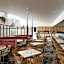 Bateau Bay Hotel