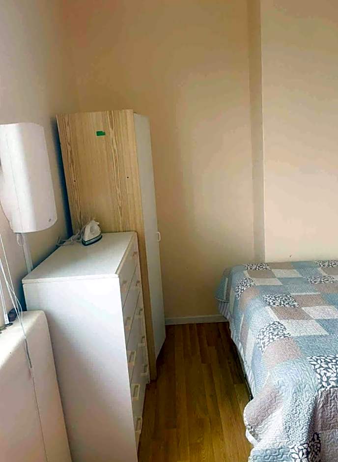 Room for solo travellers in Euston