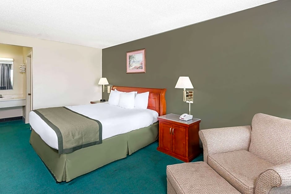 Days Inn by Wyndham Hannibal