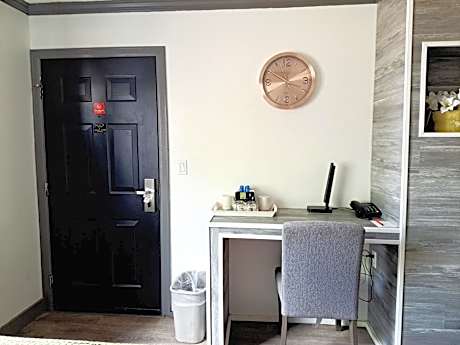 Queen Room with Three Queen Beds