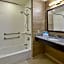 Holiday Inn Express & Suites Geneva Finger Lakes By IHG