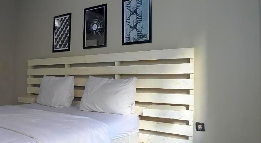 RedDoorz near Exit Toll Pasteur 5