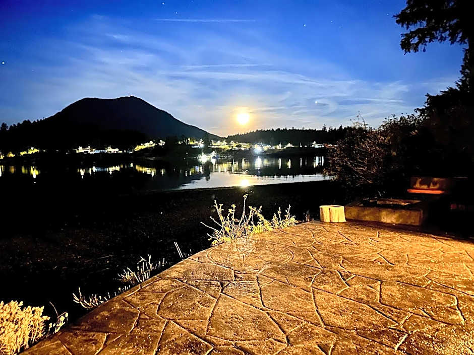 Private Room On Waterfront Property With Hot Tub & Firepit - Sea Esta