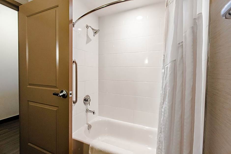 Holiday Inn Express & Suites Spruce Grove - Stony Plain By IHG