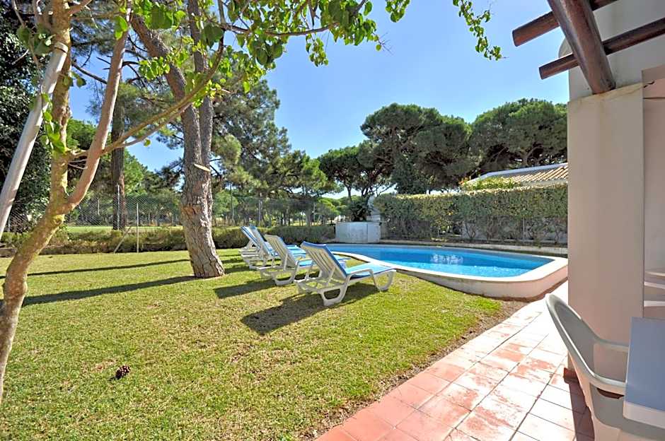 Perfect Retreat Overlooking Pinhal Golf Course, Private pool, Off-street parking
