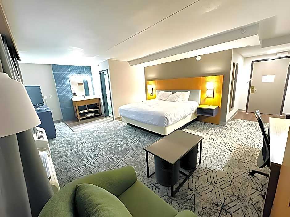 Ashbourne Hotel Canton/Hall of Fame I-77