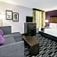 La Quinta Inn & Suites by Wyndham Houston North-Spring