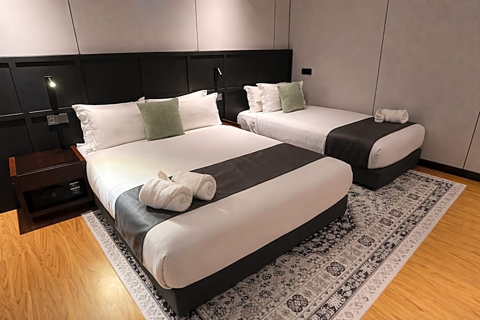 Carnarvon Suites
