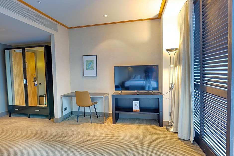 Marsden Viaduct Hotel