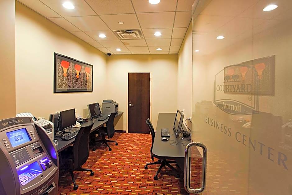 Courtyard by Marriott Chicago Downtown/Magnificent Mile