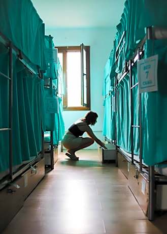 Bunk Bed in Mixed Dormitory Room