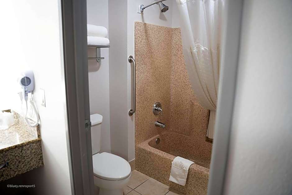 Comfort Suites Airport Tukwila Seattle