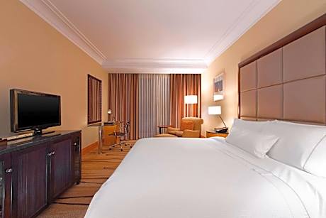 Executive Club Room, Club level, Guest room, City view