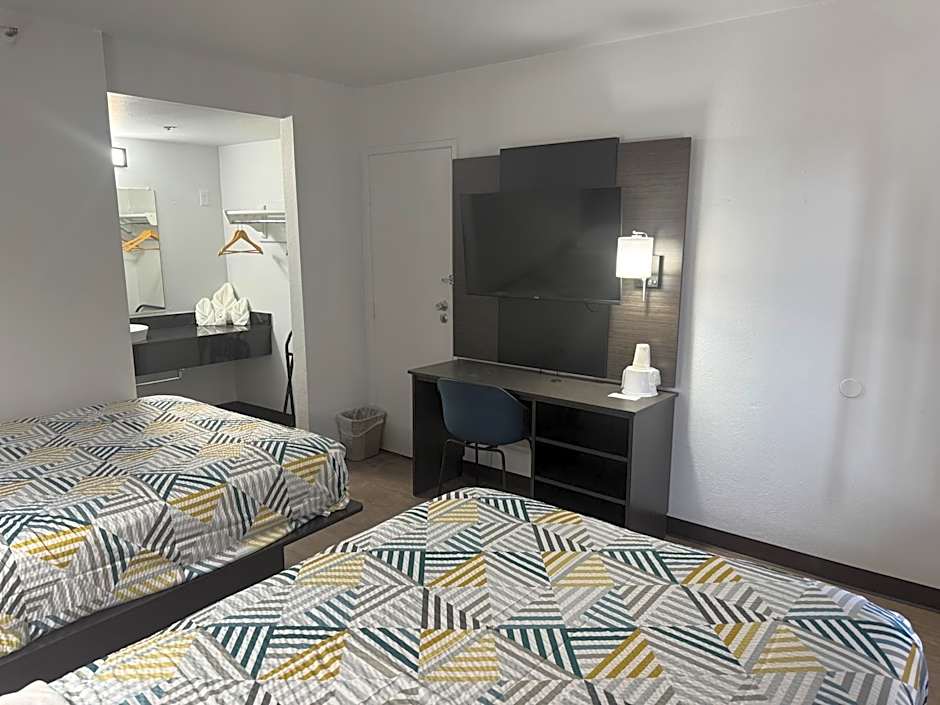 Motel 6-Des Moines, IA - North