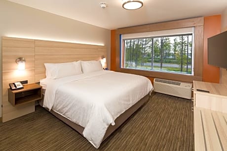 King Suite with Disability Access and Bathtub - Non Smoking