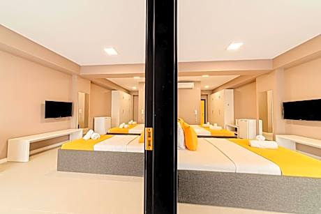 Family Room with Garden View