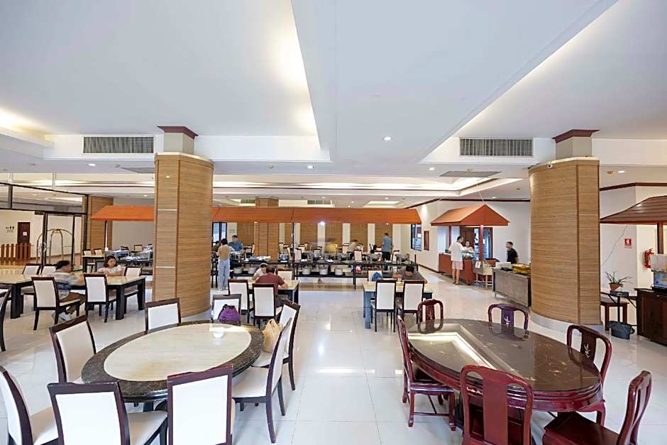 The President Hotel at Chokchai 4