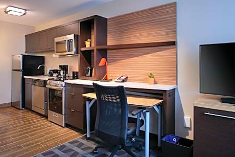 1 Bedroom Suite, 1 Queen, Sofa bed