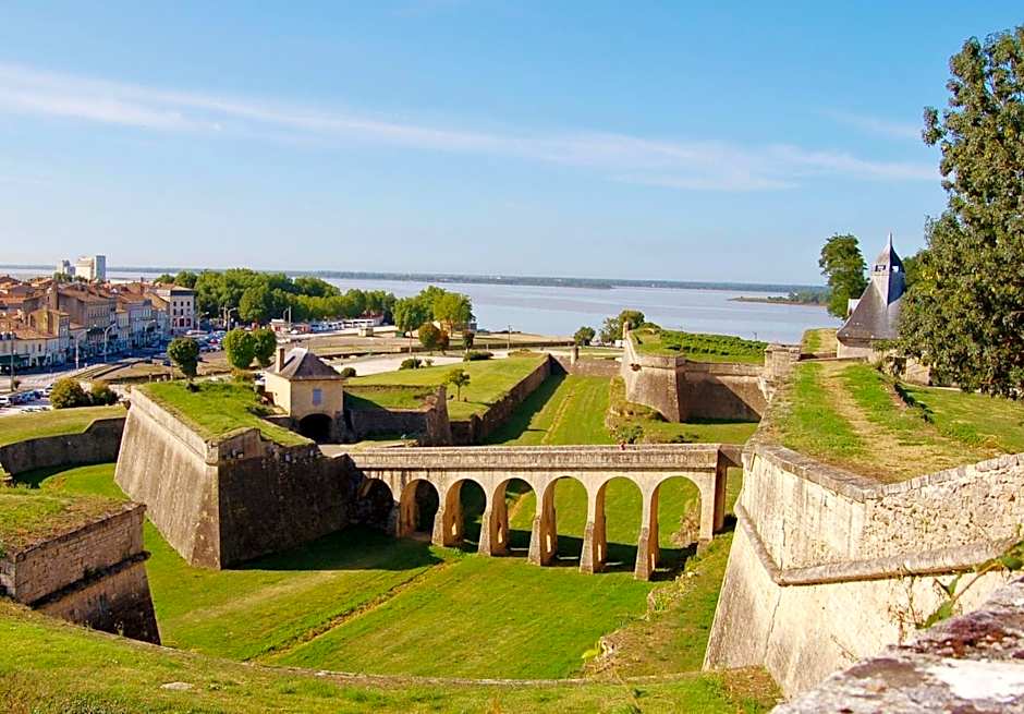 Hôtel La Tour Perrier