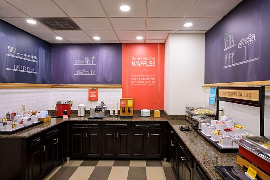 Hampton Inn By Hilton Evansville Airport