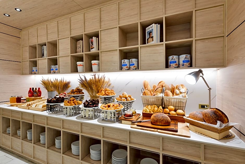 Centre Point Sukhumvit Soi 10