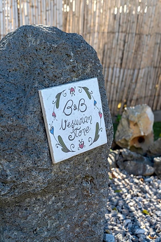 B&B VESUVIAN STONE