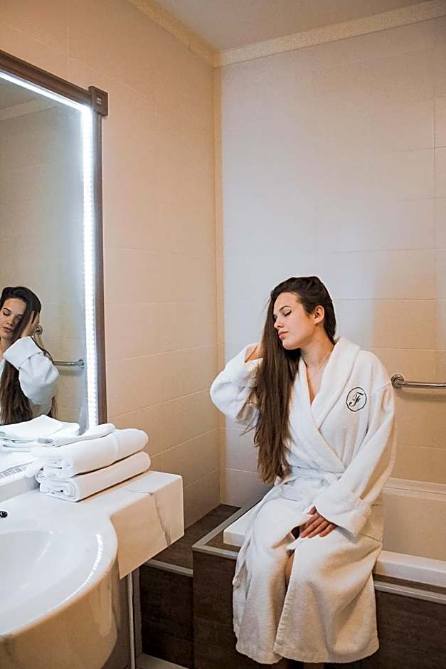 Frapolli Hotel on Deribasivska street