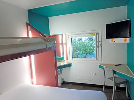 Triple Room with Shared Bathroom