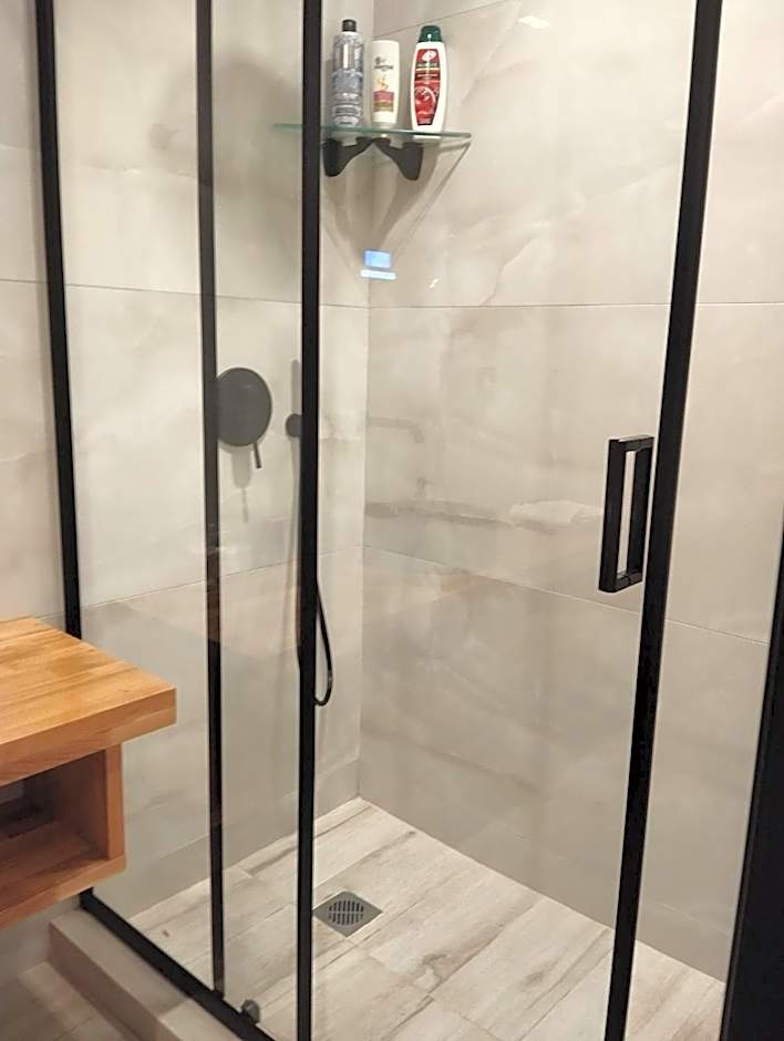 Triple A - Chic & Elegant by the Market - FREE parking!