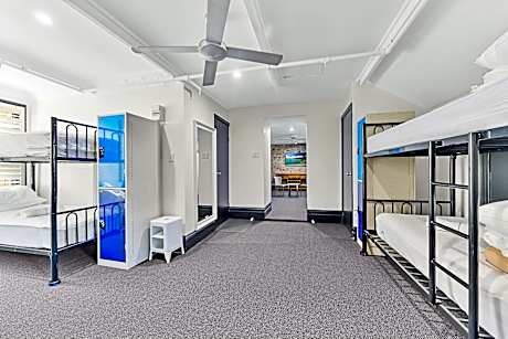 Bunk Bed in Mixed Dormitory Room (ages 18-40 years only)