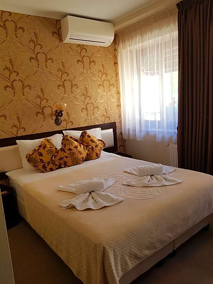 Villa Anticus (Adults Only)