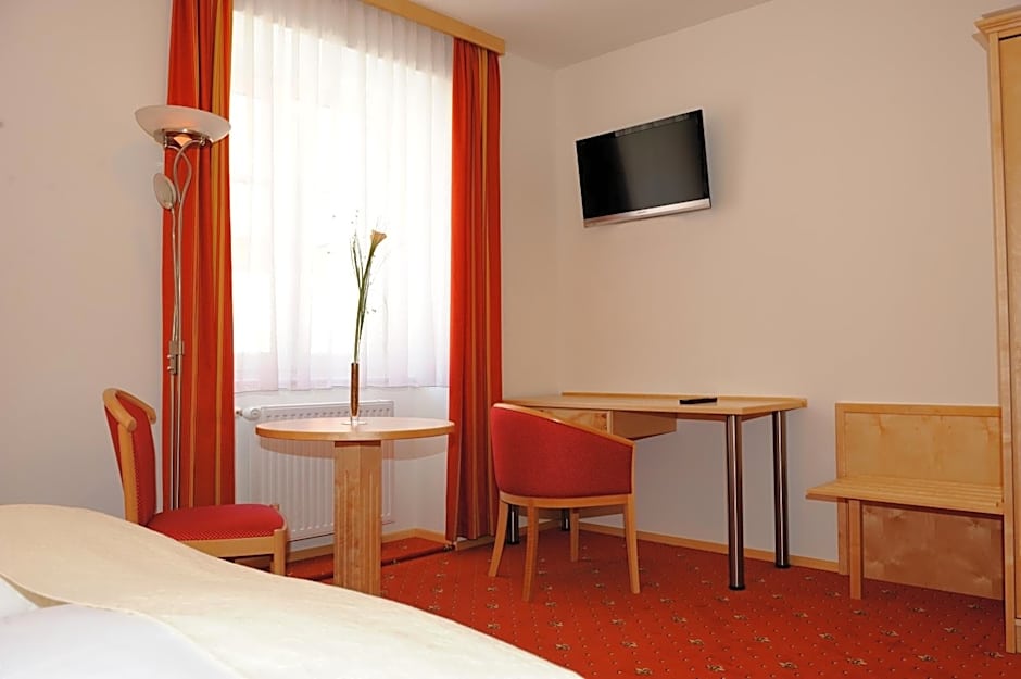 Hotel-Gasthof-Fleischerei - Zur alten Post