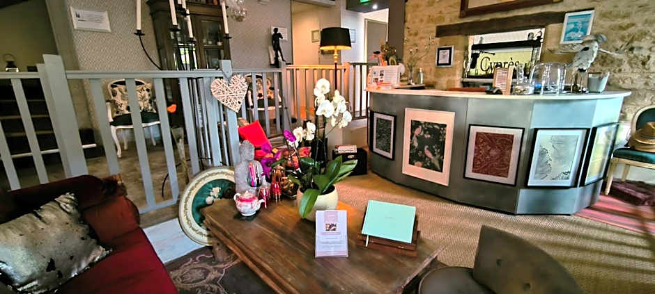 Hôtel Bien-Être Aux Cyprès de Marquay-Calme et élégance-Laissez-vous porter par une ambiance chaleureuse où chaque instant compte-Découvrez un havre de paix où nature et confort se marient pour vous offrir une expérience unique- Réservez dès aujourd'hui !