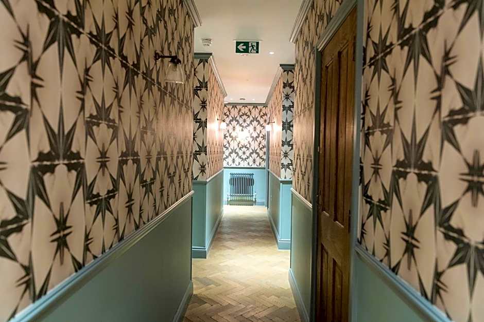 THE KNIGHT OF NOTTINGHILL