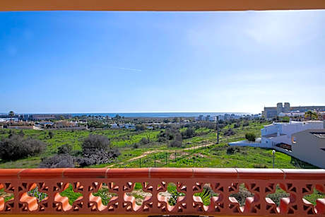 B47 - Walkway Beachview Place