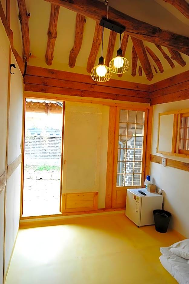 Gaeunchae Hanok Guesthouse Jeonju