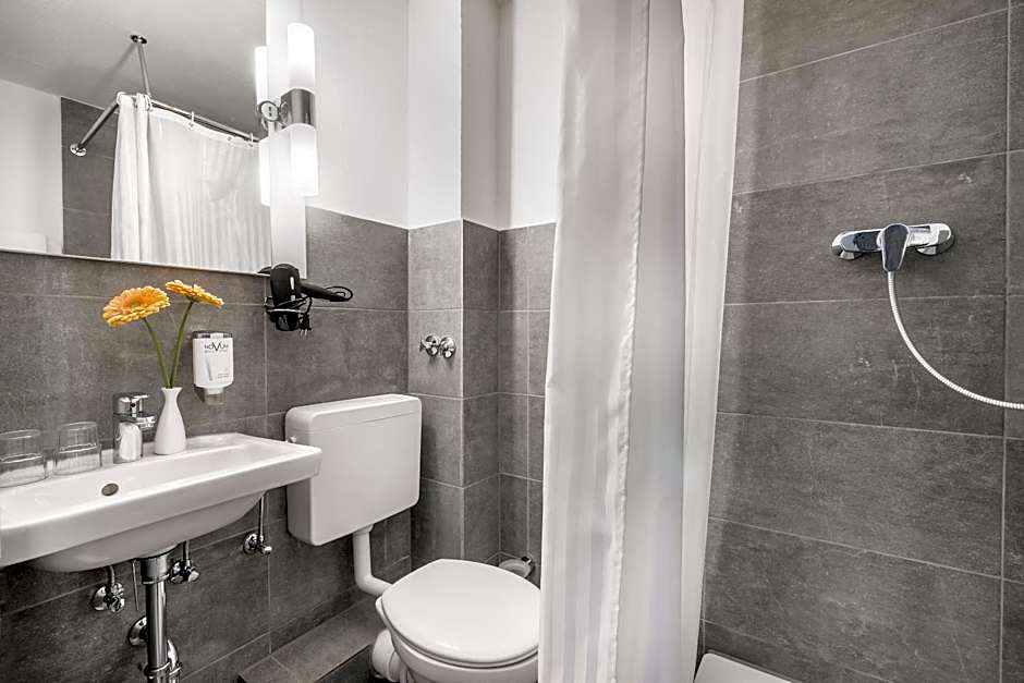 Signature Hotel Astoria