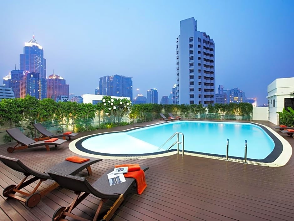 Lohas Residences Sukhumvit (SHA Plus)