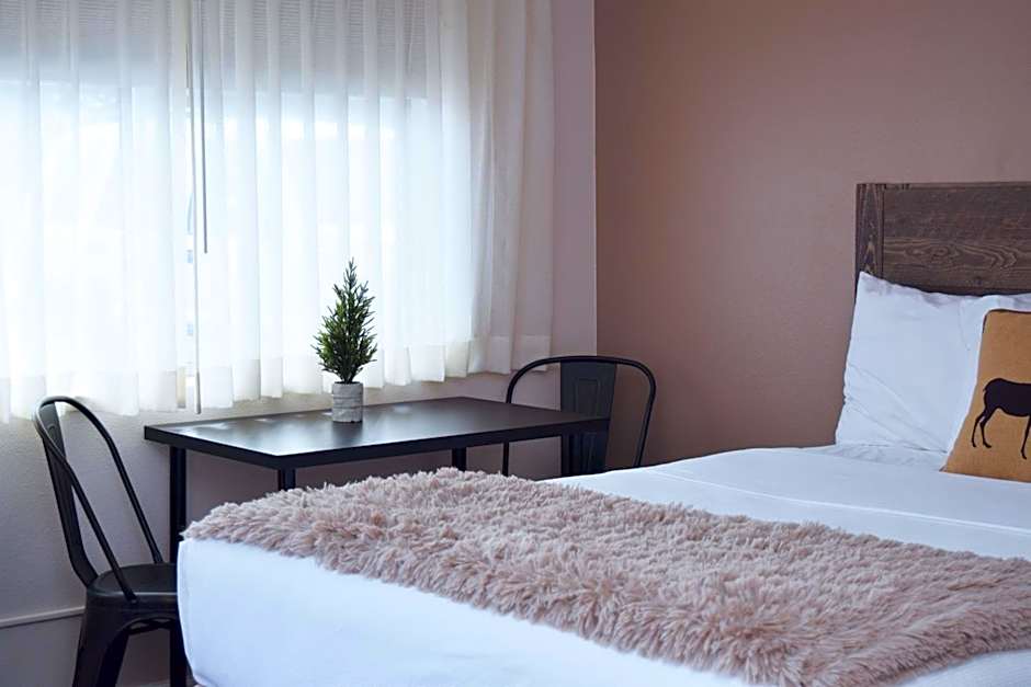 Alpine Trail Ridge Inn